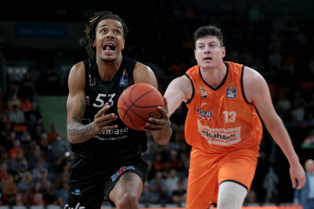 他的传球不 他的传球不